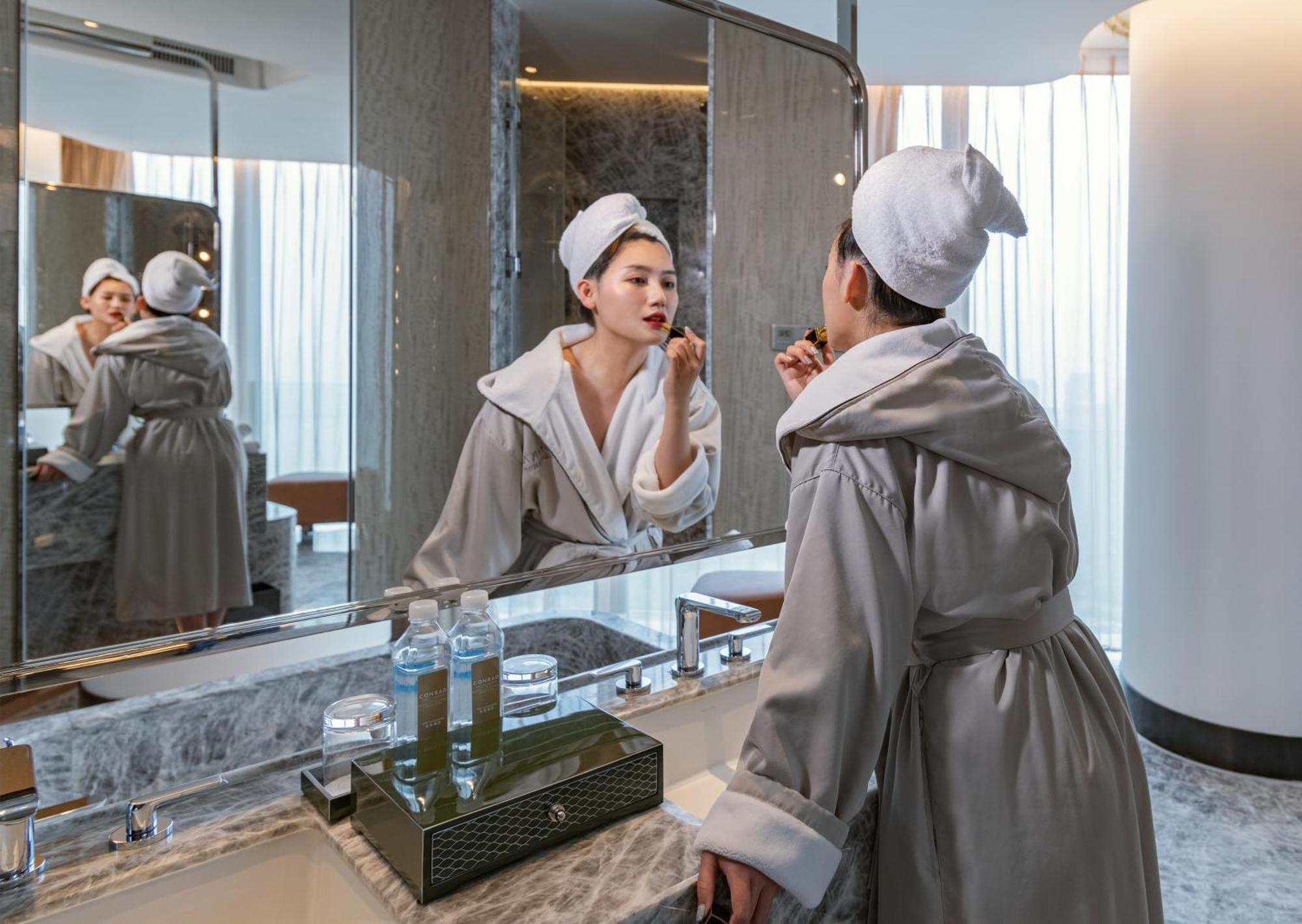 Conrad Hangzhou Luaran gambar